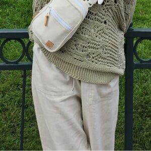 Zara. Light Pants in White.